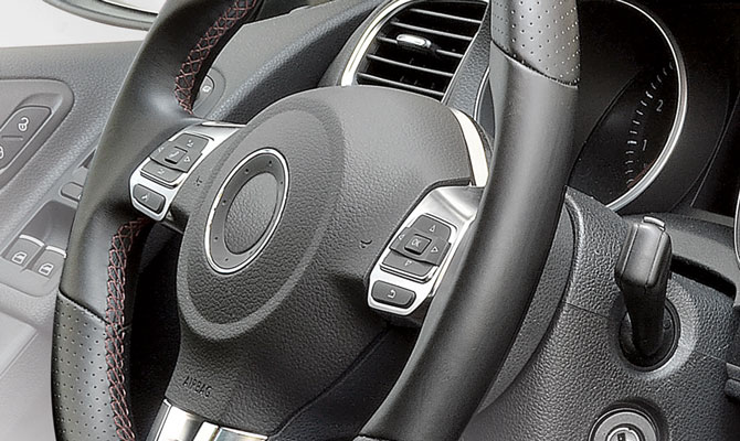 Mit separat erhältlichen Stalk/CAN Interfaces lässt sich der Z-N326 an praktisch alle Zielfahrzeuge anbinden. Die Audio und Hands-Free Grundfunktionen der Lenkradfernbedienung werden im Normalfall vollständig eingebunden.