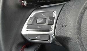 Connecting the multifunction steering wheel